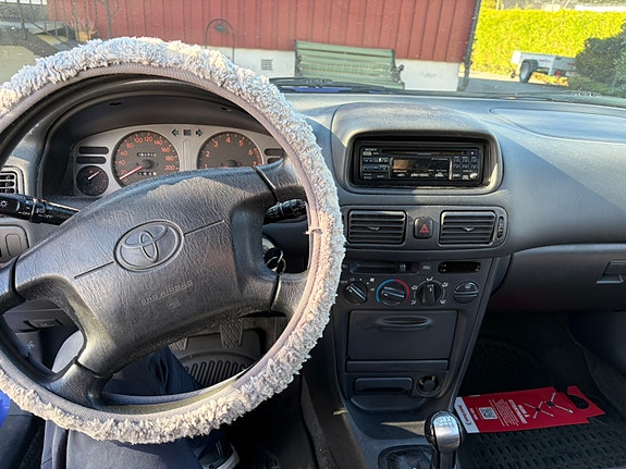 Toyota Corolla 13 of 17
