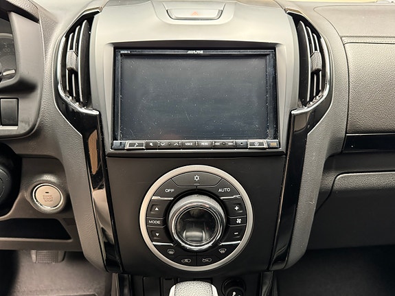 Isuzu D-max 25 of 30