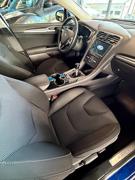 Ford Mondeo 15 of 30