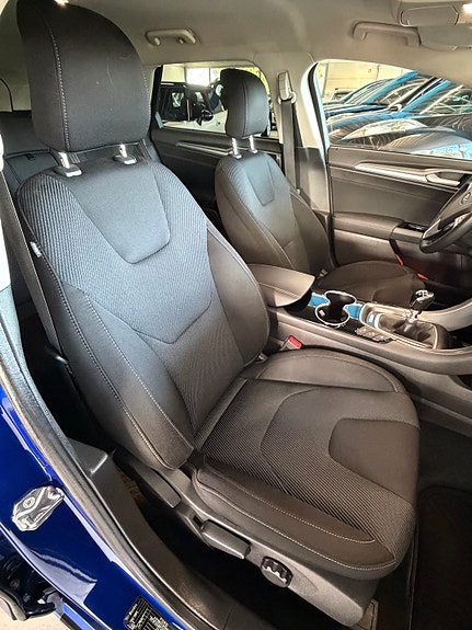 Ford Mondeo 19 of 30