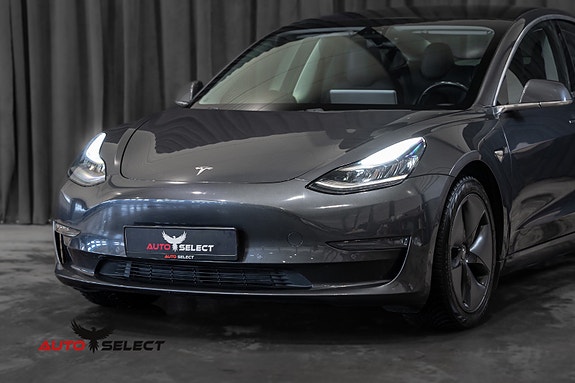 Tesla Model 3 7 of 30