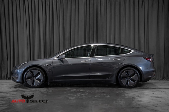 Tesla Model 3 8 of 30