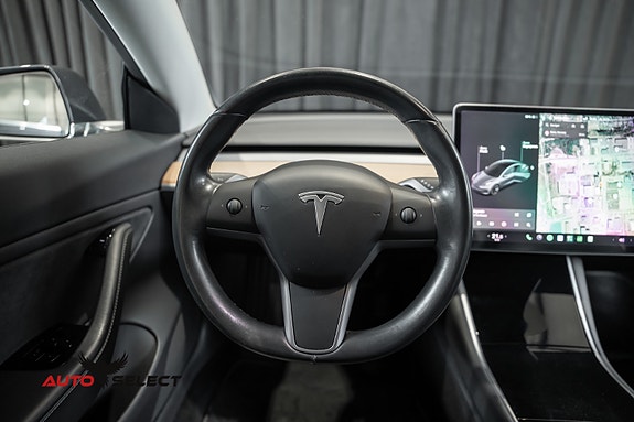 Tesla Model 3 29 of 30