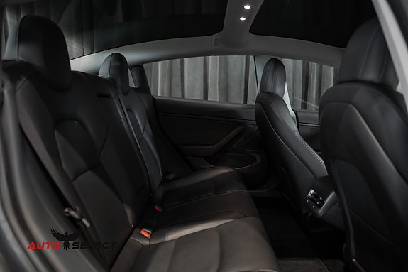 Tesla Model 3 14 of 30