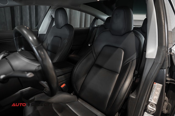 Tesla Model 3 26 of 30