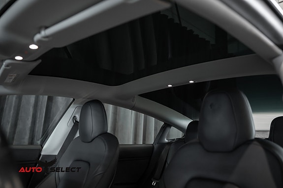 Tesla Model 3 27 of 30