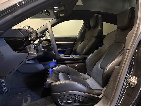 Porsche Taycan 4S 12 of 30