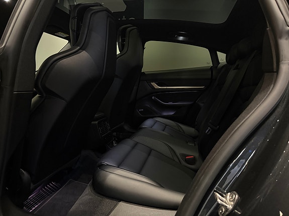Porsche Taycan 4S 16 of 30