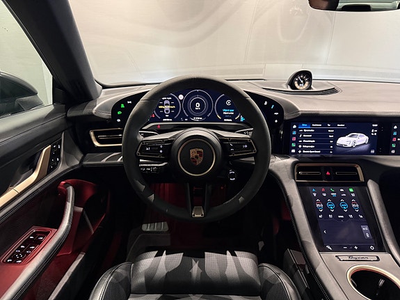 Porsche Taycan 4S 20 of 30