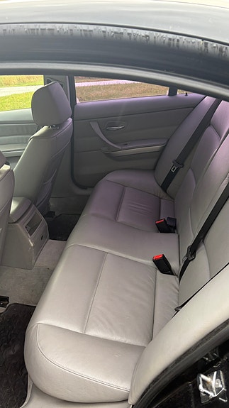 BMW 320d 5 of 8