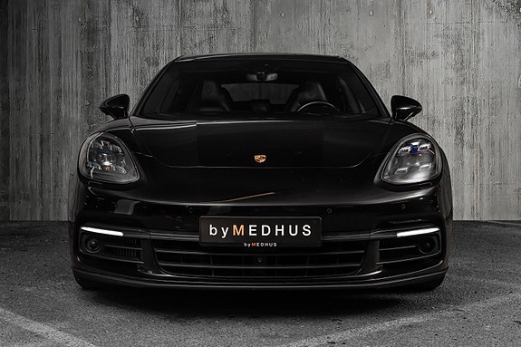 Porsche Panamera 4 8 of 30