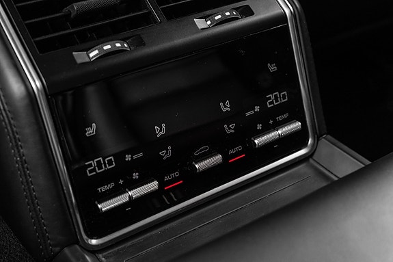Porsche Panamera 4 27 of 30