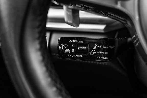 Porsche Panamera 4 30 of 30