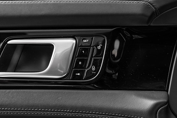 Porsche Panamera 4 24 of 30
