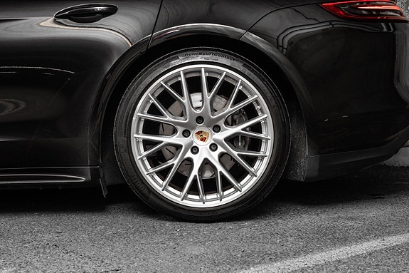 Porsche Panamera 4 15 of 30