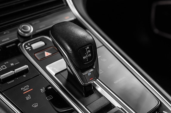 Porsche Panamera 4 20 of 30
