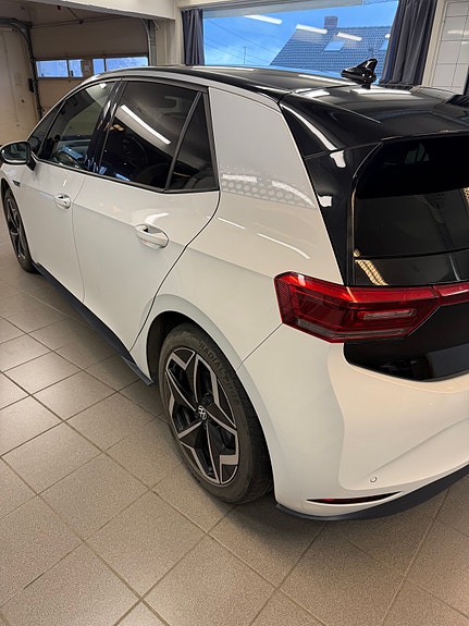 Volkswagen ID.3 3 of 8