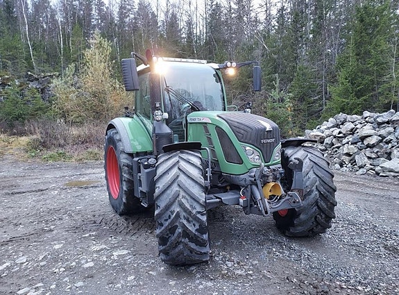 Fendt 724 profi+ 2 of 7