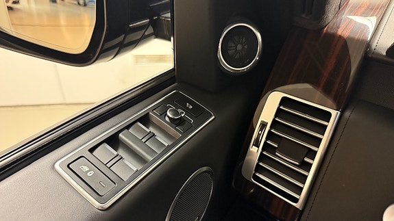 Land Rover Range Rover 19 of 30