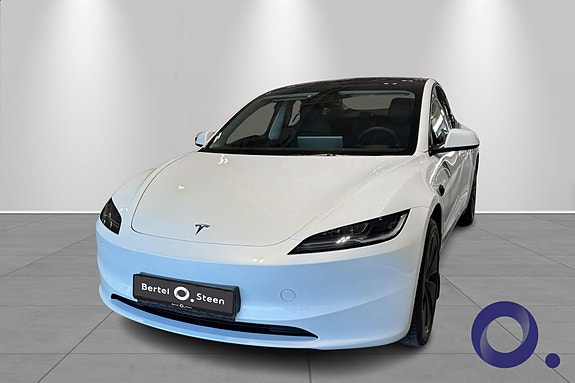 Tesla Model 3 2 of 19