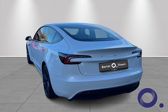 Tesla Model 3 7 of 19