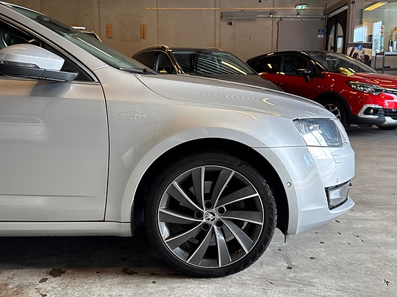 Skoda Octavia 4 of 30
