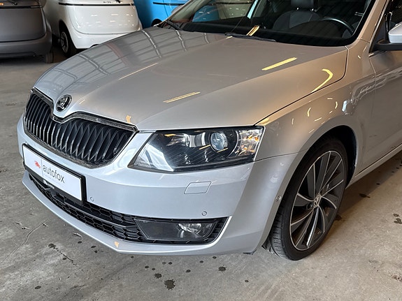 Skoda Octavia 2 of 30