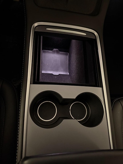 Tesla Model Y 17 of 26