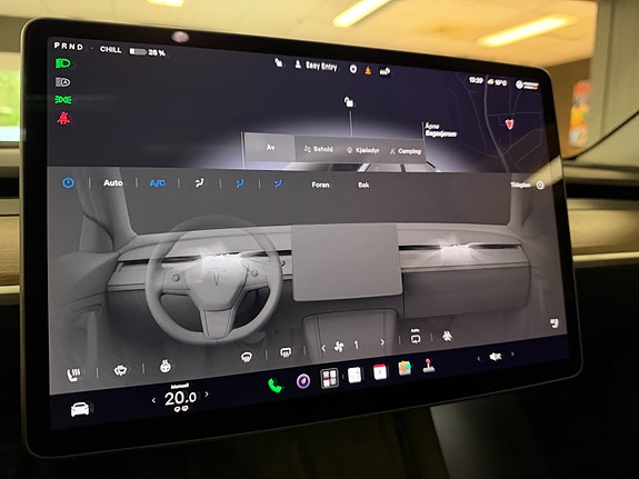 Tesla Model Y 13 of 26