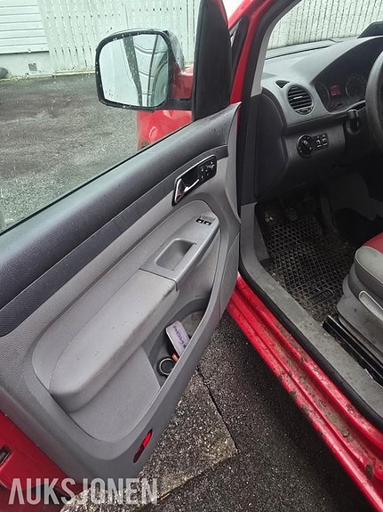 Volkswagen Caddy Maxi 10 of 27