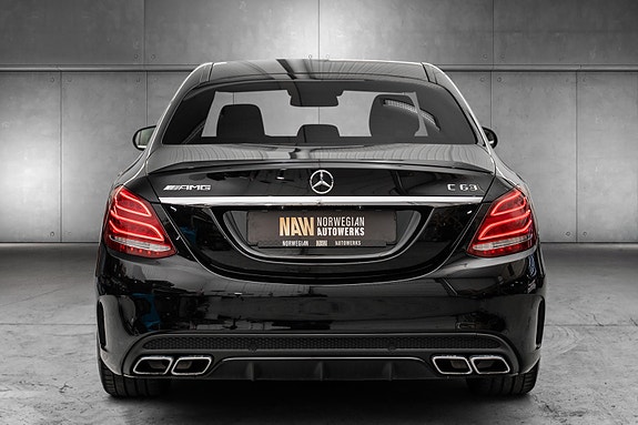 Mercedes-Benz C63 8 of 30