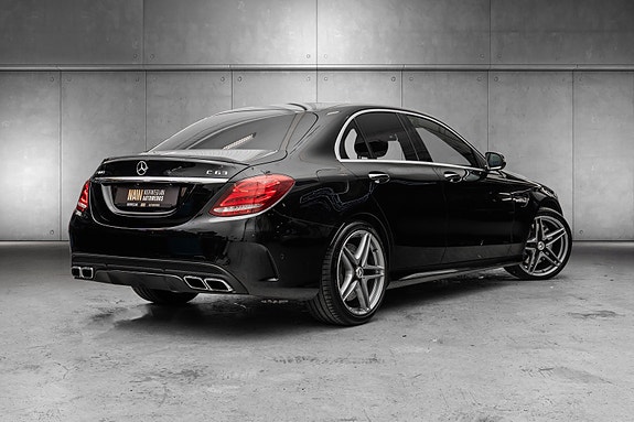 Mercedes-Benz C63 3 of 30