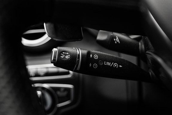 Mercedes-Benz C63 26 of 30