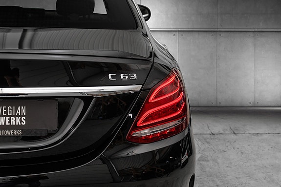Mercedes-Benz C63 9 of 30