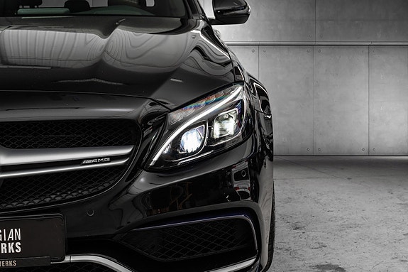 Mercedes-Benz C63 7 of 30