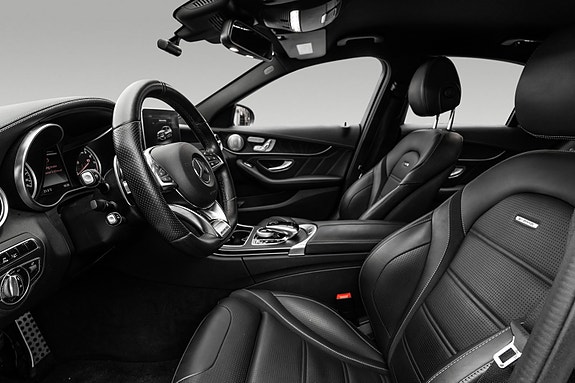 Mercedes-Benz C63 17 of 30