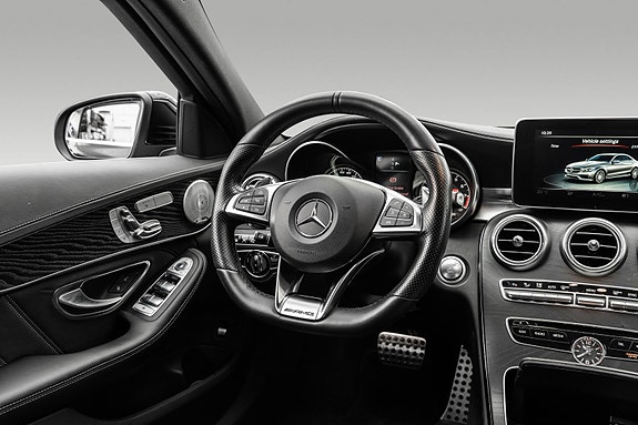 Mercedes-Benz C63 24 of 30