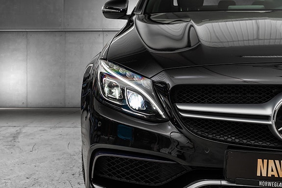 Mercedes-Benz C63 6 of 30