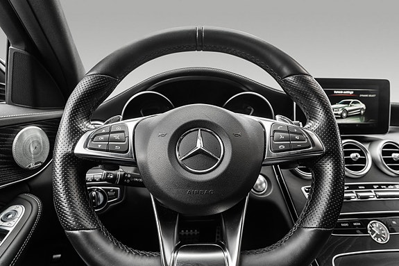 Mercedes-Benz C63 25 of 30