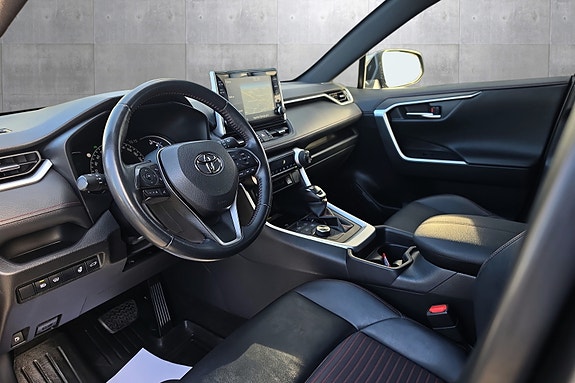 Toyota RAV4 11 of 25