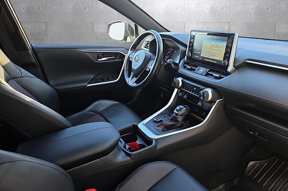 Toyota RAV4 15 of 25