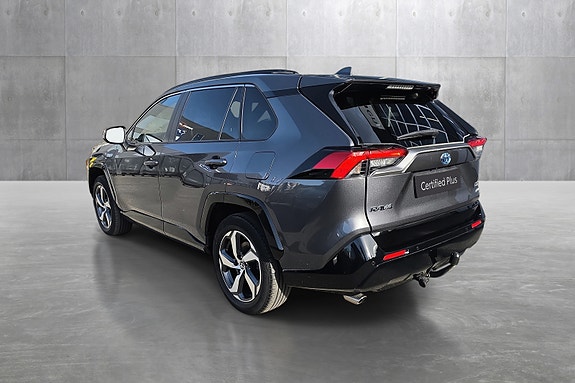 Toyota RAV4 3 of 25