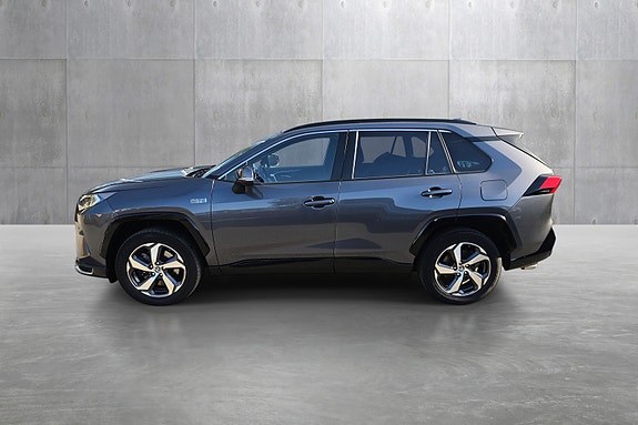 Toyota RAV4 2 of 25