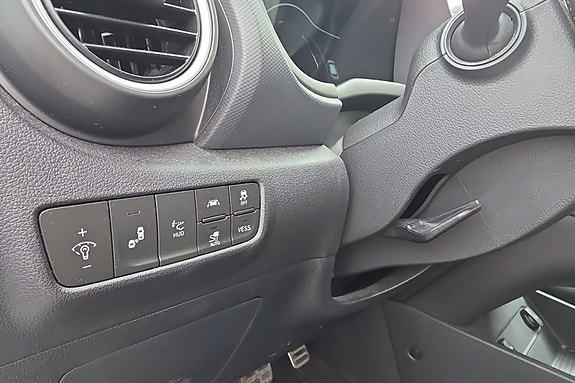 Hyundai Kona 17 of 23