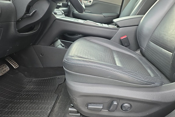 Hyundai Kona 16 of 23