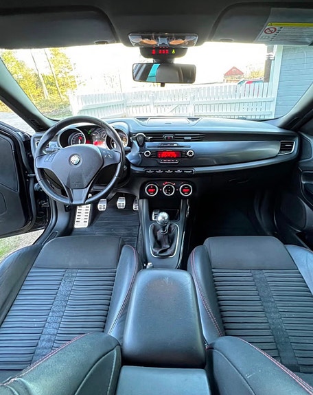Alfa Romeo Giulietta 7 of 9