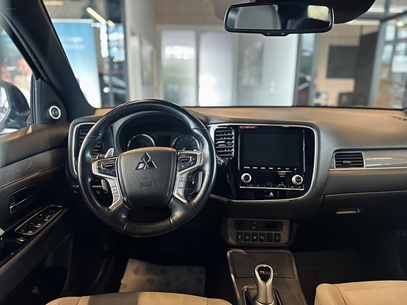 Mitsubishi Outlander 18 of 28