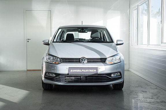 Volkswagen Polo 2 of 30