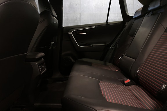 Toyota RAV4 14 of 20