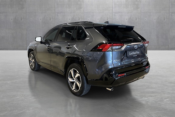 Toyota RAV4 3 of 20